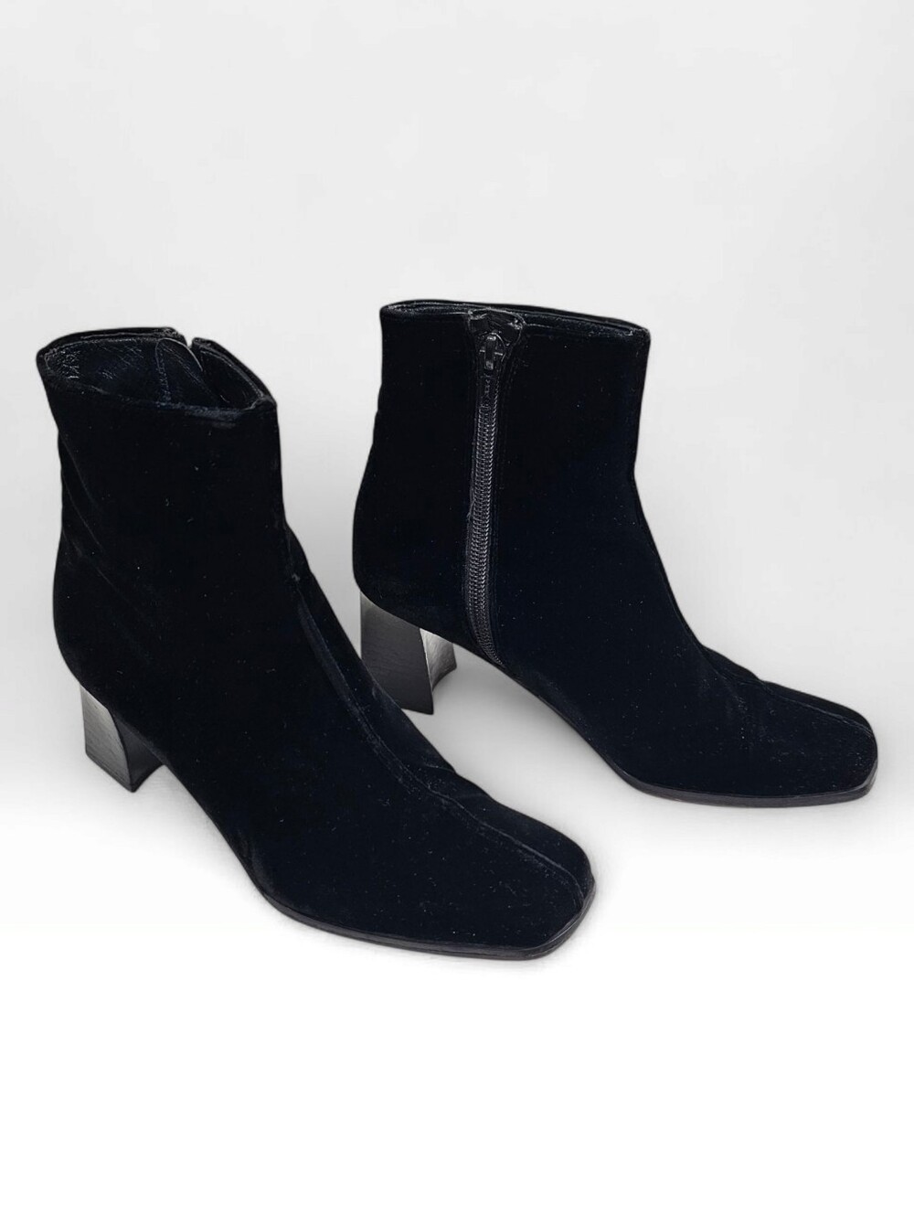 STUART WEITZMAN Vtg Black Velvet Square Toe Block Heel Ankle Boots 6B